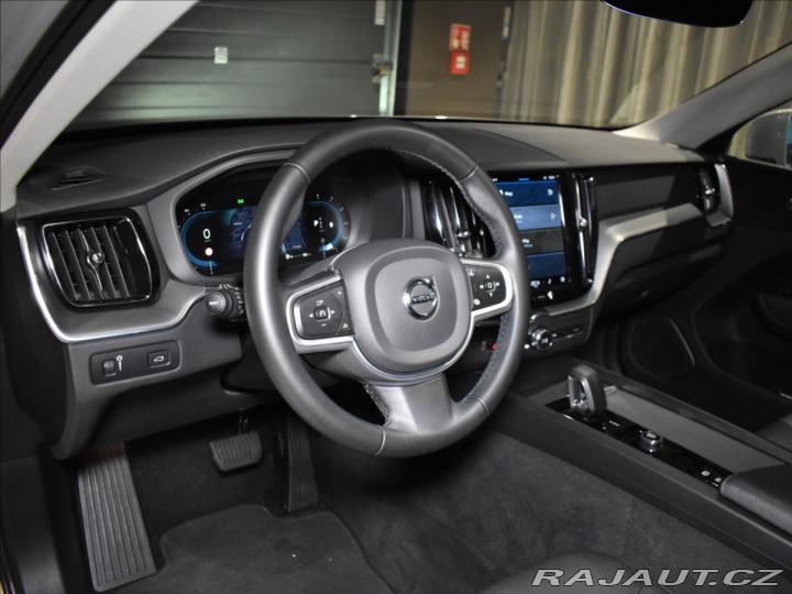 Volvo XC60 2,0 B4 AWD Core BLIS,Bezk 2022