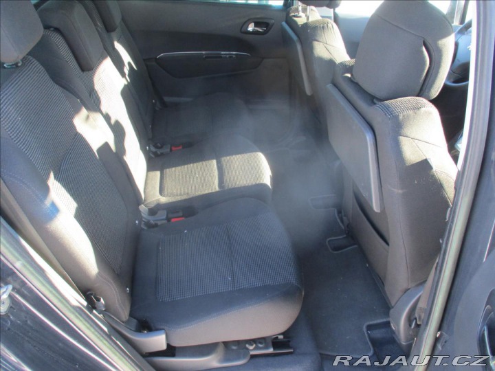 Peugeot 5008 2,0 HDI 150 k FAP Premium 2011