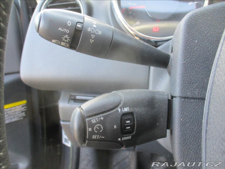 Peugeot 5008 2,0 HDI 150 k FAP Premium 2011
