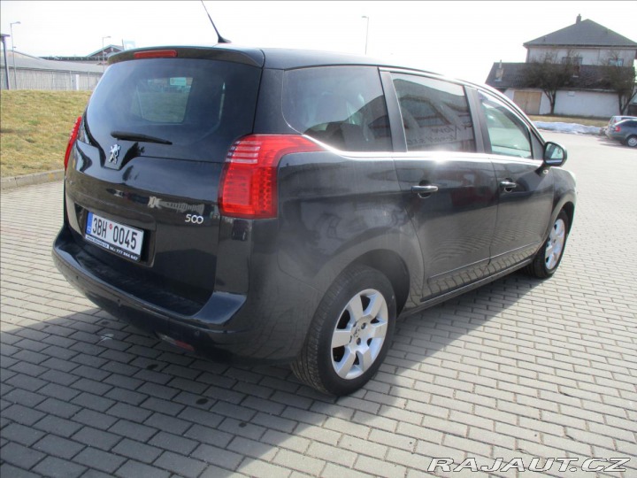 Peugeot 5008 2,0 HDI 150 k FAP Premium 2011