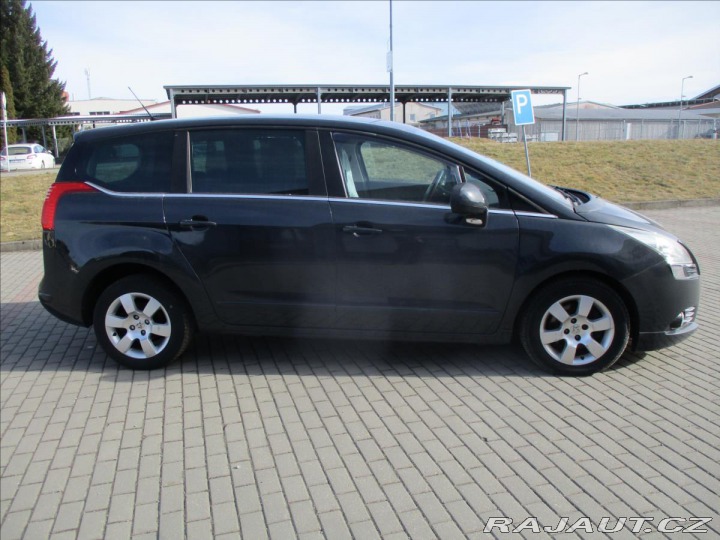Peugeot 5008 2,0 HDI 150 k FAP Premium 2011