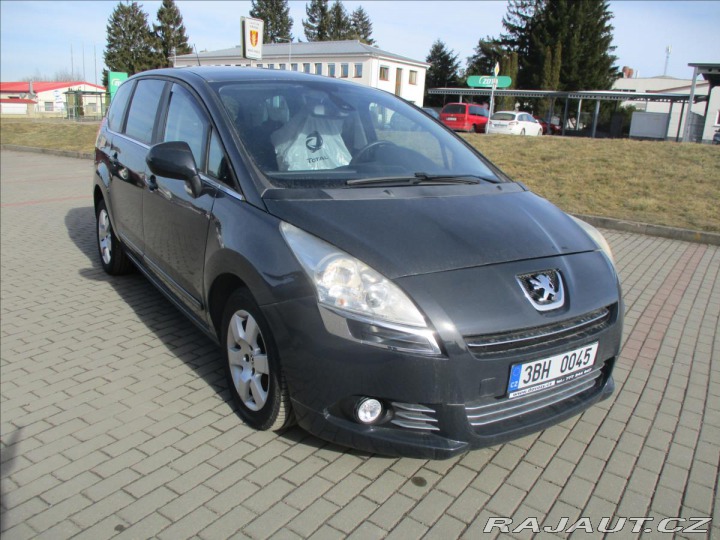 Peugeot 5008 2,0 HDI 150 k FAP Premium 2011