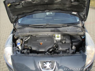 Peugeot 5008 2,0 HDI 150 k FAP Premium 2011