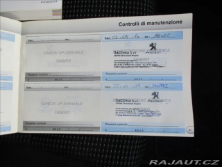 Peugeot 5008 2,0 HDI 150 k FAP Premium 2011