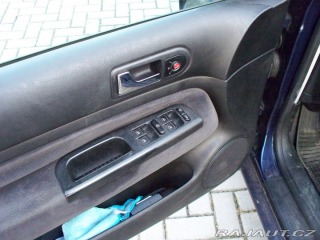 Volkswagen Golf 1.6i, benzín, 4.generace 1999