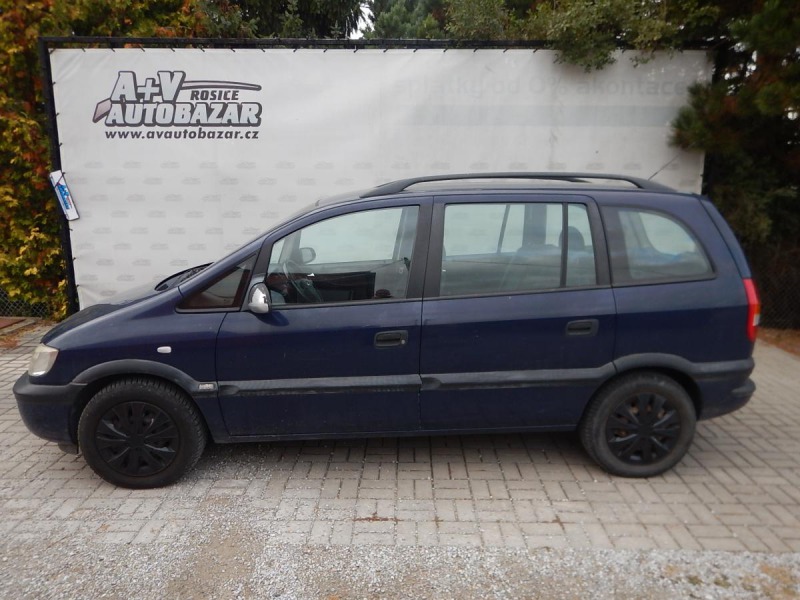 Opel Zafira 1.8 i 92 kw 7 míst