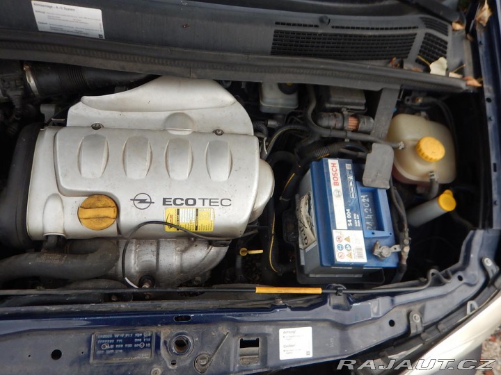 Opel Zafira 1.8 i 92 kw 7 míst 2001