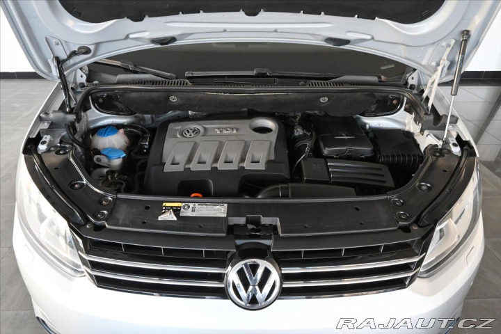 Volkswagen Touran 1,6 TDi 77kW DSG Comfortl 2012