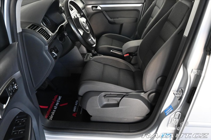 Volkswagen Touran 1,6 TDi 77kW DSG Comfortl 2012
