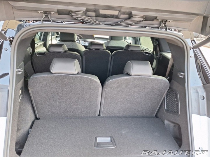 Peugeot 5008 GT Hybrid 136 e-DCS6 2025
