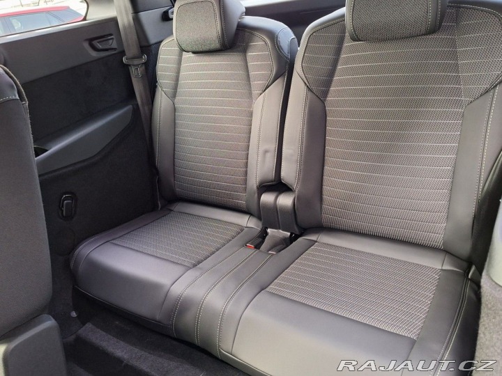 Peugeot 5008 GT Hybrid 136 e-DCS6 2025