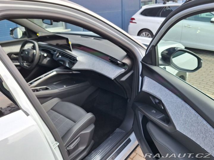 Peugeot 5008 GT Hybrid 136 e-DCS6 2025