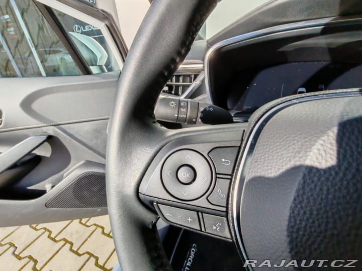 Toyota Corolla Style Touring Sports 2023