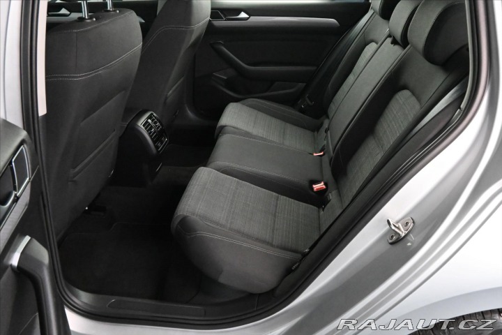 Volkswagen Passat 2,0 TDi 110kW Business Zá 2021