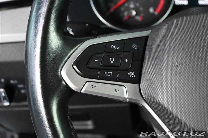 Volkswagen Passat 2,0 TDi 110kW Business Zá 2021