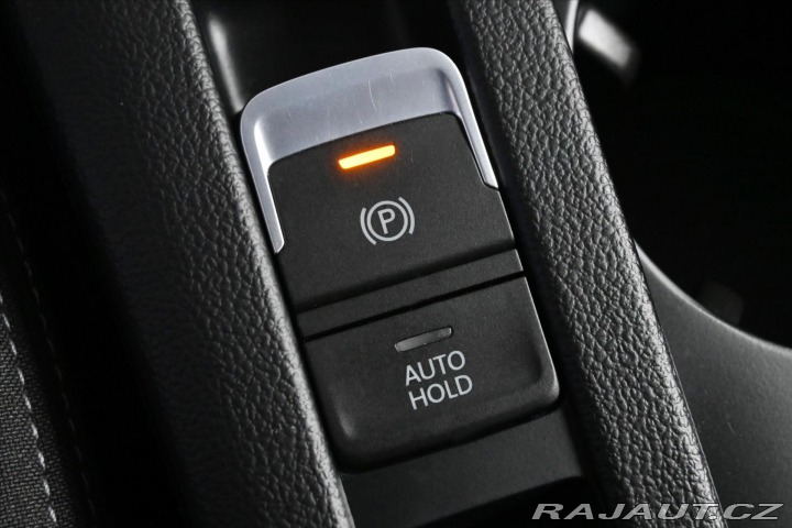 Volkswagen Passat 2,0 TDi 110kW Business Zá 2021