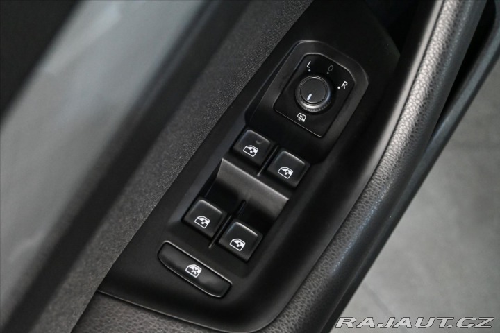 Volkswagen Passat 2,0 TDi 110kW Business Zá 2021