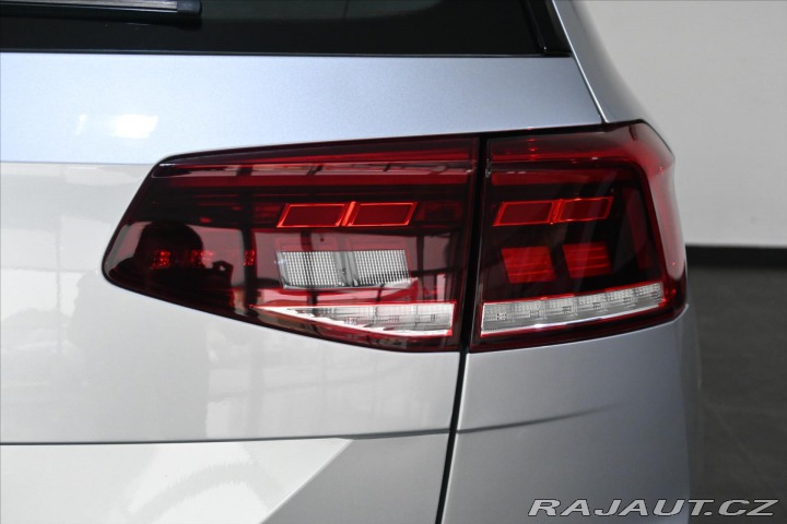 Volkswagen Passat 2,0 TDi 110kW Business Zá 2021