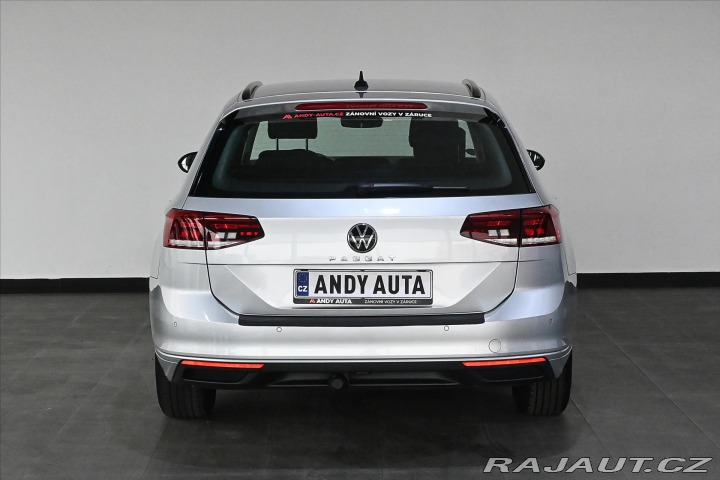 Volkswagen Passat 2,0 TDi 110kW Business Zá 2021