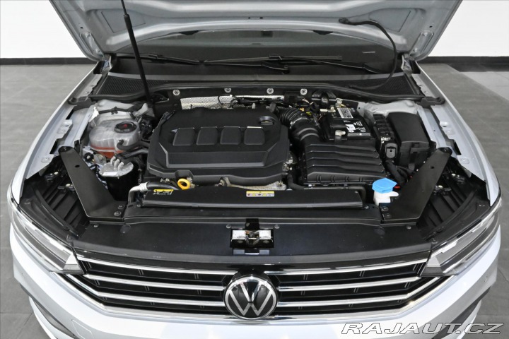 Volkswagen Passat 2,0 TDi 110kW Business Zá 2021