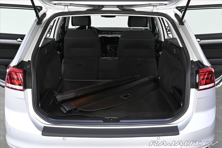 Volkswagen Passat 2,0 TDi 110kW Business Zá 2021