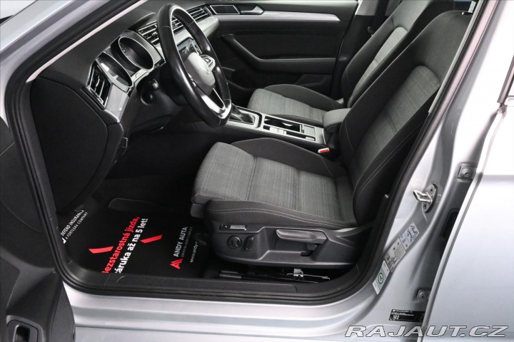 Volkswagen Passat 2,0 TDi 110kW Business Zá 2021