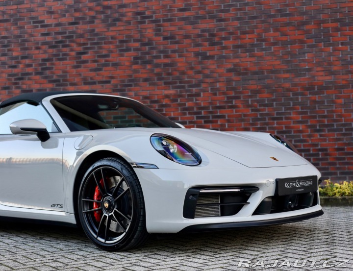 Porsche 911 992 Targa 4 GTS *SportCh 2024