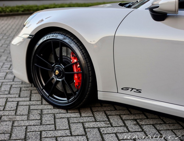 Porsche 911 992 Targa 4 GTS *SportCh 2024
