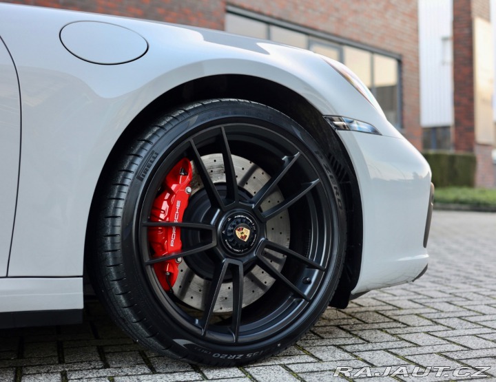 Porsche 911 992 Targa 4 GTS *SportCh 2024