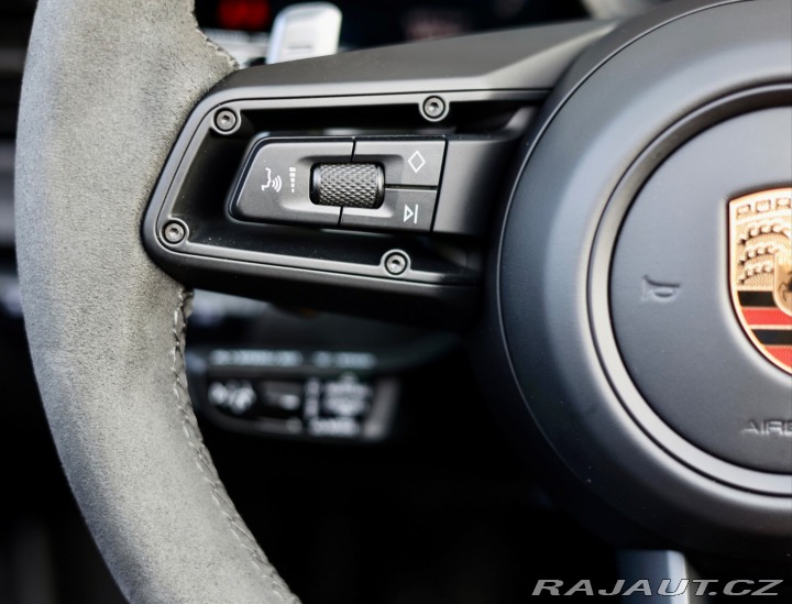 Porsche 911 992 Targa 4 GTS *SportCh 2024