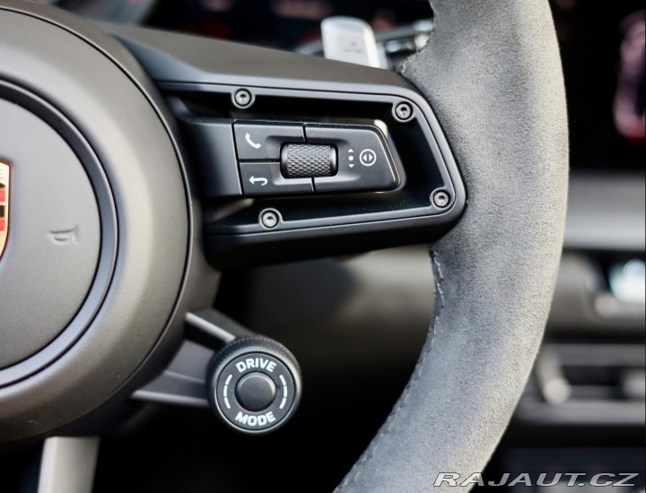 Porsche 911 992 Targa 4 GTS *SportCh 2024