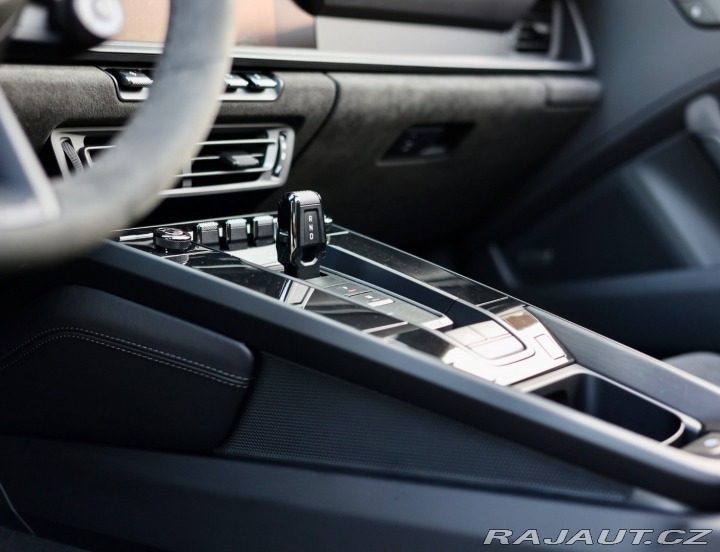 Porsche 911 992 Targa 4 GTS *SportCh 2024