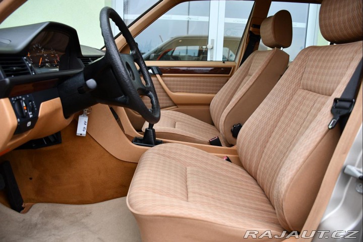 Mercedes-Benz 124 230E PĚKNÝ STAV 63.730KM 1990