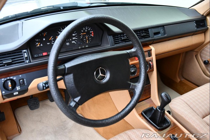 Mercedes-Benz 124 230E PĚKNÝ STAV 63.730KM 1990