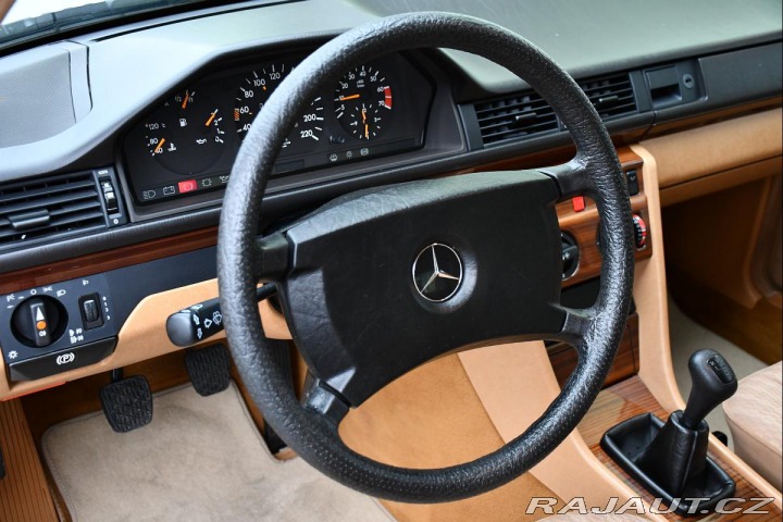 Mercedes-Benz 124 230E PĚKNÝ STAV 63.730KM 1990