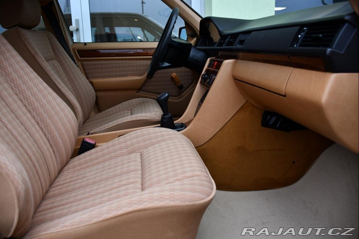 Mercedes-Benz 124 230E PĚKNÝ STAV 63.730KM 1990