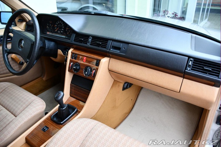 Mercedes-Benz 124 230E PĚKNÝ STAV 63.730KM 1990