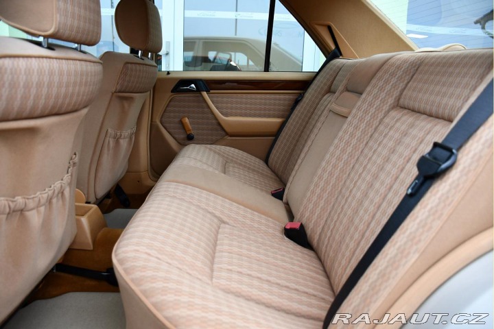 Mercedes-Benz 124 230E PĚKNÝ STAV 63.730KM 1990
