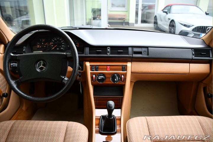 Mercedes-Benz 124 230E PĚKNÝ STAV 63.730KM 1990