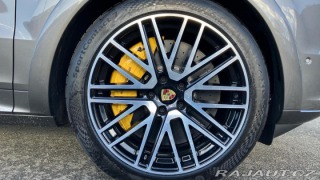 Porsche Cayenne Turbo E-Hybrid 2025