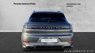 Porsche Cayenne Turbo E-Hybrid 2025