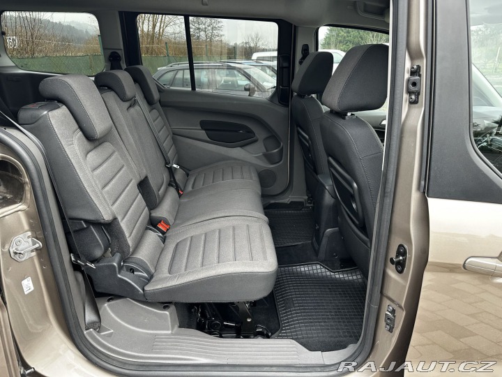 Ford Tourneo Connect 1,5TDCI 88kW 7.MÍST Titan 2020