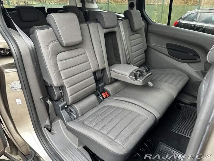 Ford Tourneo Connect 1,5TDCI 88kW 7.MÍST Titan 2020