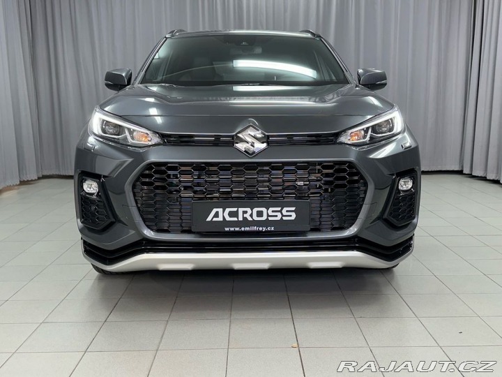 Suzuki Across 2,5 PHEV 4x4 -vůz na cest 2025