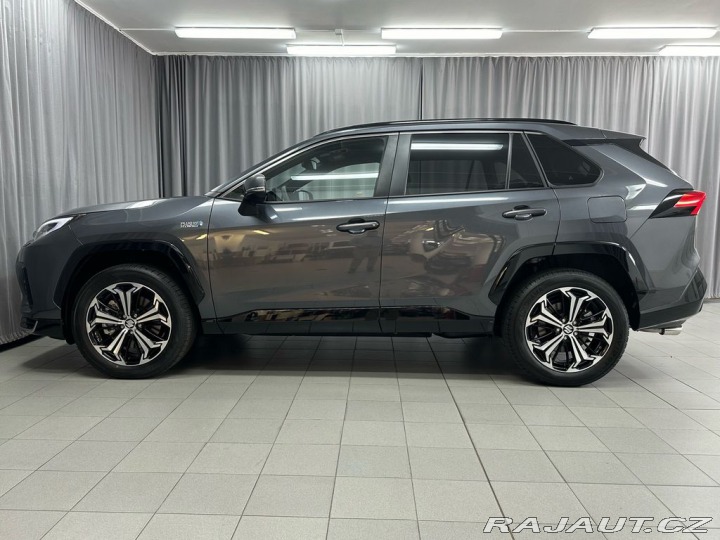 Suzuki Across 2,5 PHEV 4x4 -vůz na cest 2025