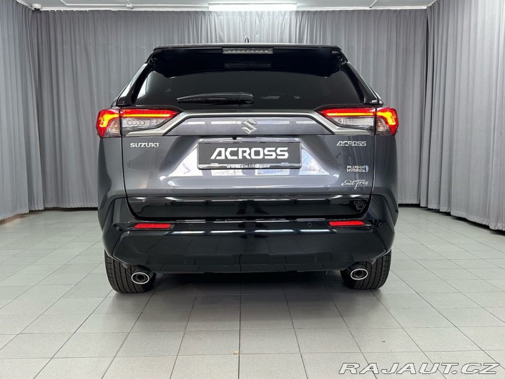 Suzuki Across 2,5 PHEV 4x4 -vůz na cest 2025