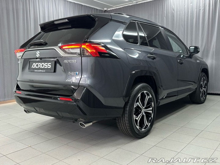 Suzuki Across 2,5 PHEV 4x4 -vůz na cest 2025