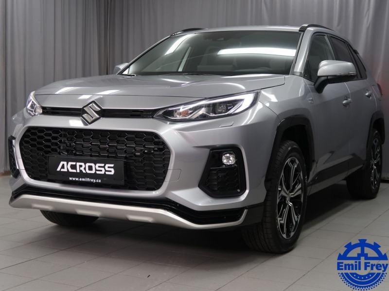 Suzuki Across 2,5 PHEV 4x4-vůz na cestě