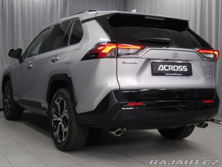 Suzuki Across 2,5 PHEV 4x4-vůz na cestě 2025