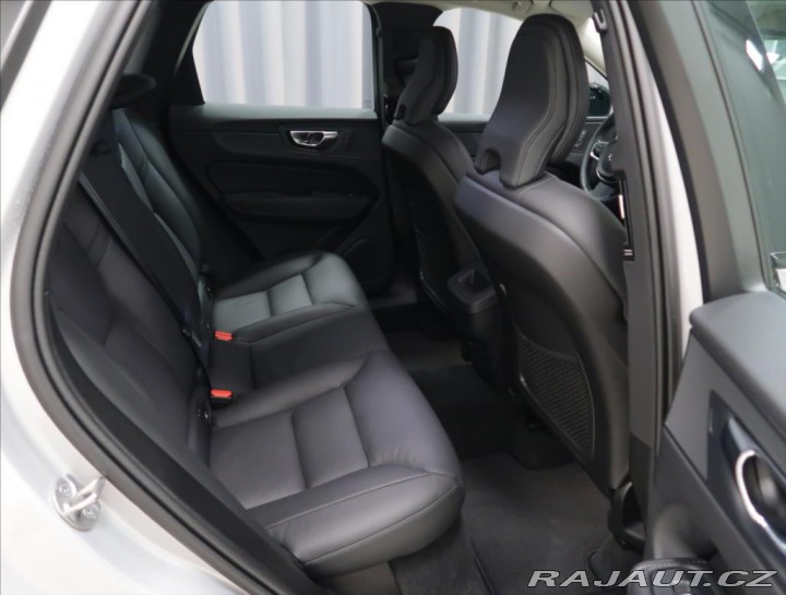 Volvo XC60 2,0 B5 AWD AUT Plus POLES 2024